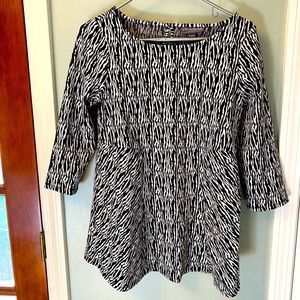 A Pea in the Pod two piece maternity outfit